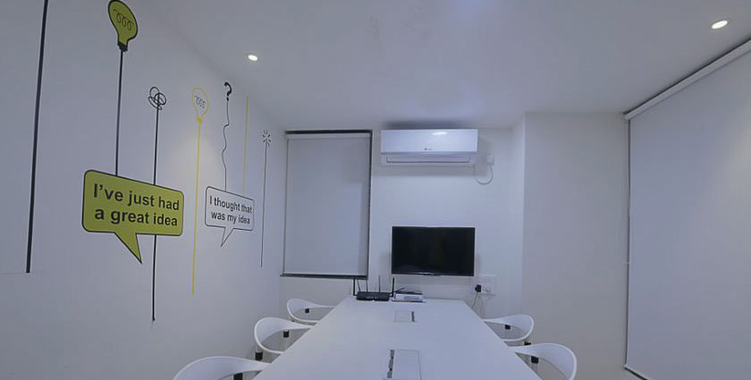BOOTSTART in colaba City in Rambhau Salgaonkar Marg