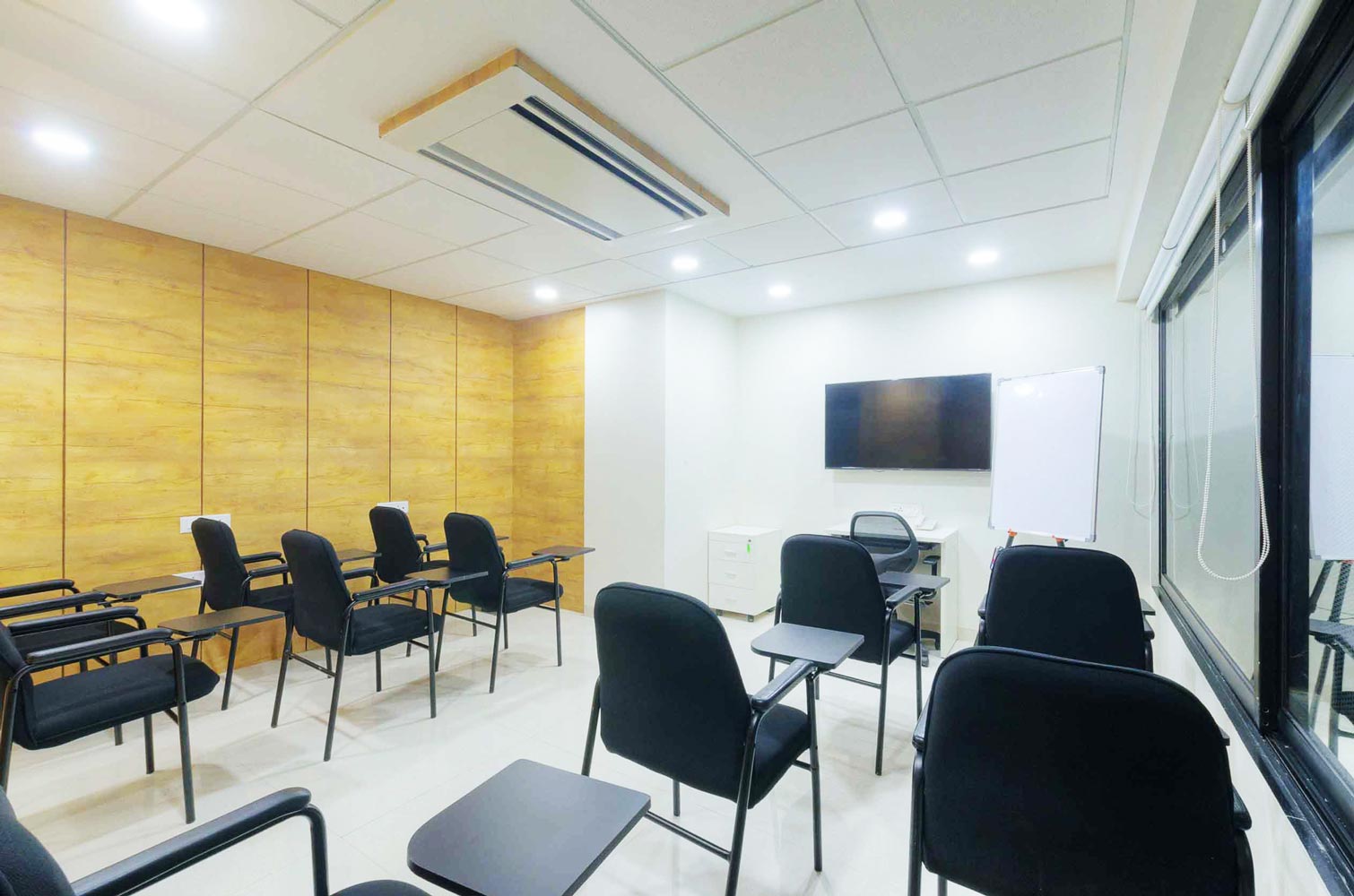 Excluzo Business Centre at Vesu