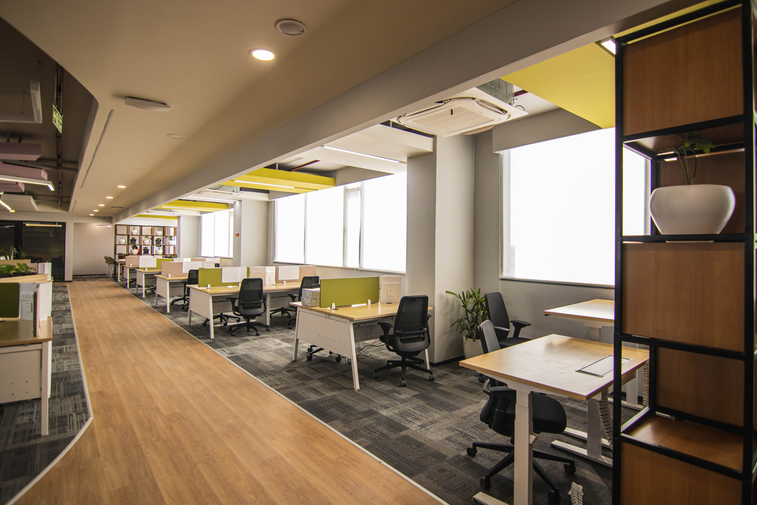 Smartworks-Brilliant-Centre-in-New-Palasia-08