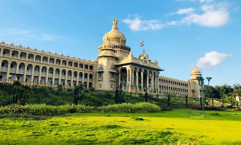 The Executive Centre in Raj Bhavan Road