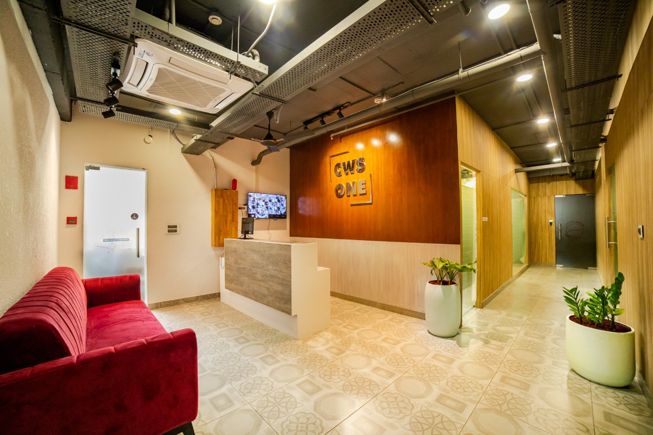 CWS ONE CO-WORKING SPACE logo
