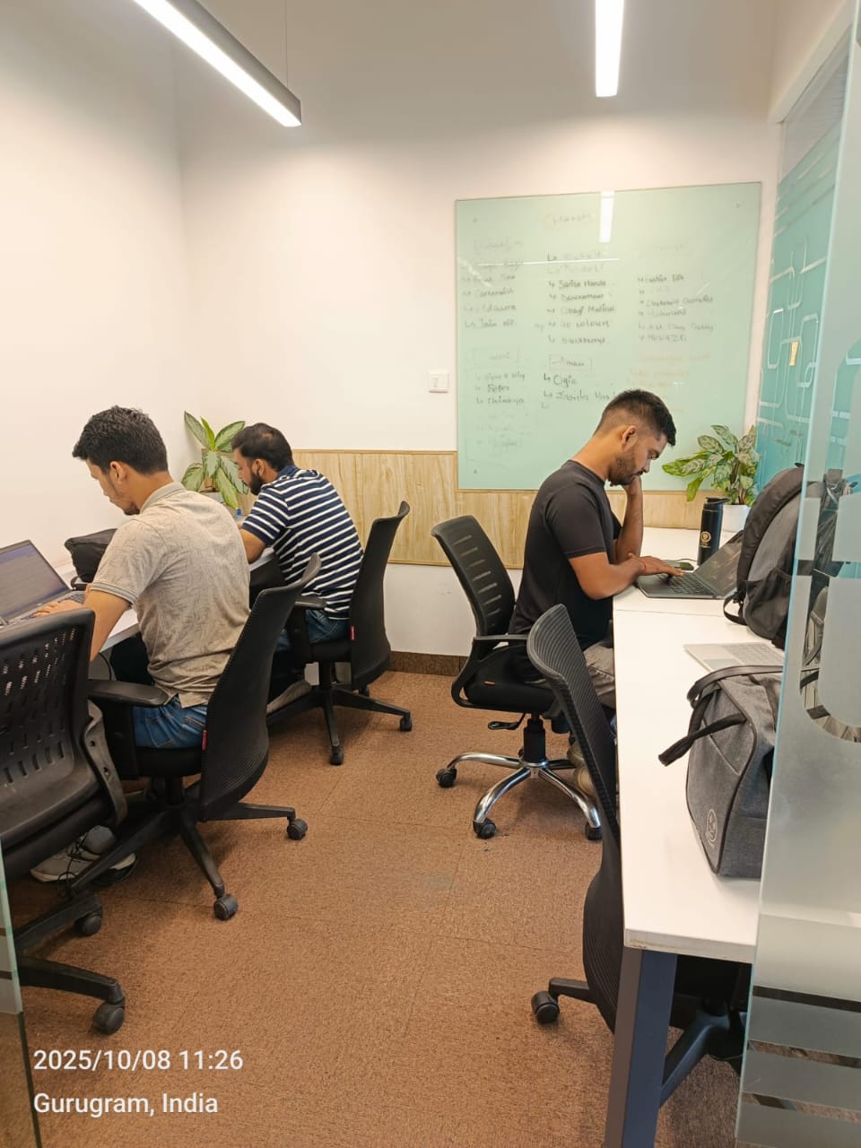 DESKPLAZA at Sector 50