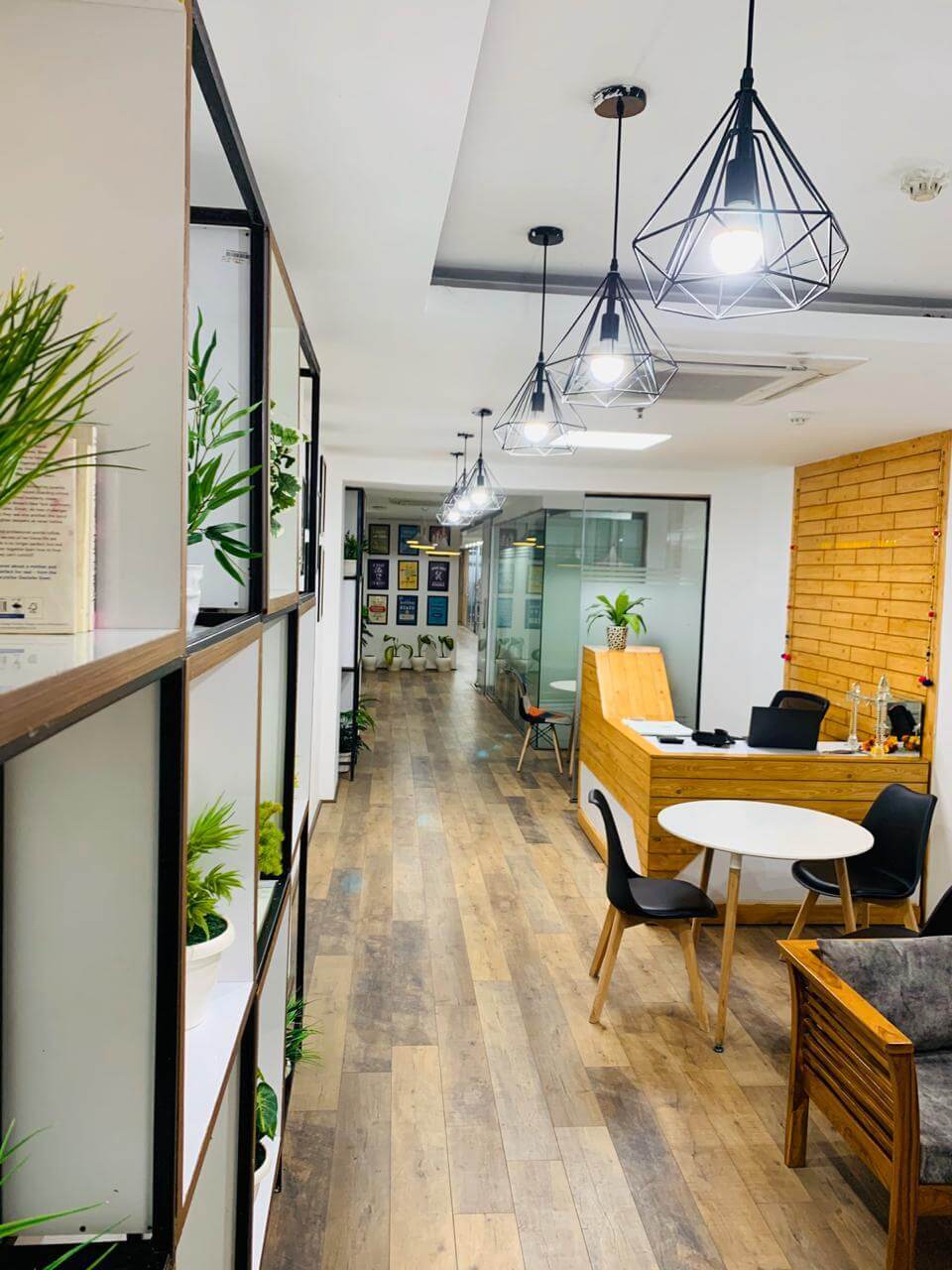 Hub-And-Oak-in-Bhikaji-Cama-Place-01