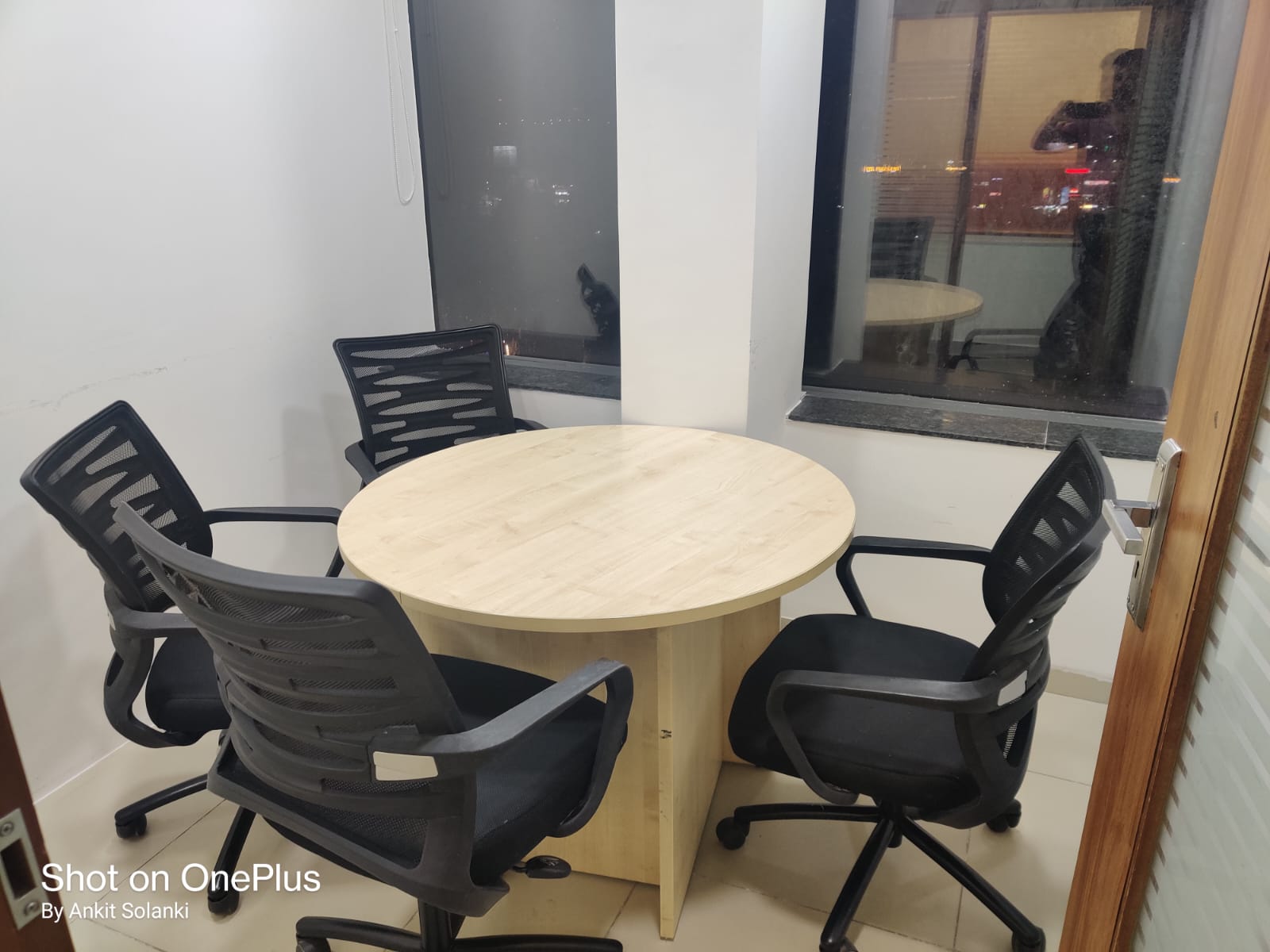 Luxuria Clubs &amp; Coworks Vastrapur Satellite
