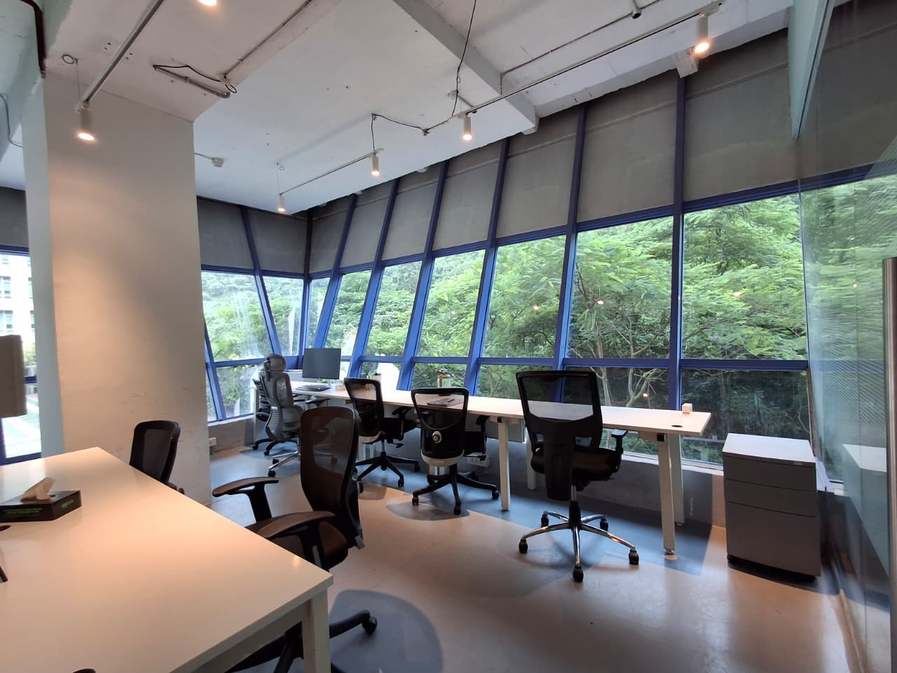OF10 COWORKING SPACES window office
