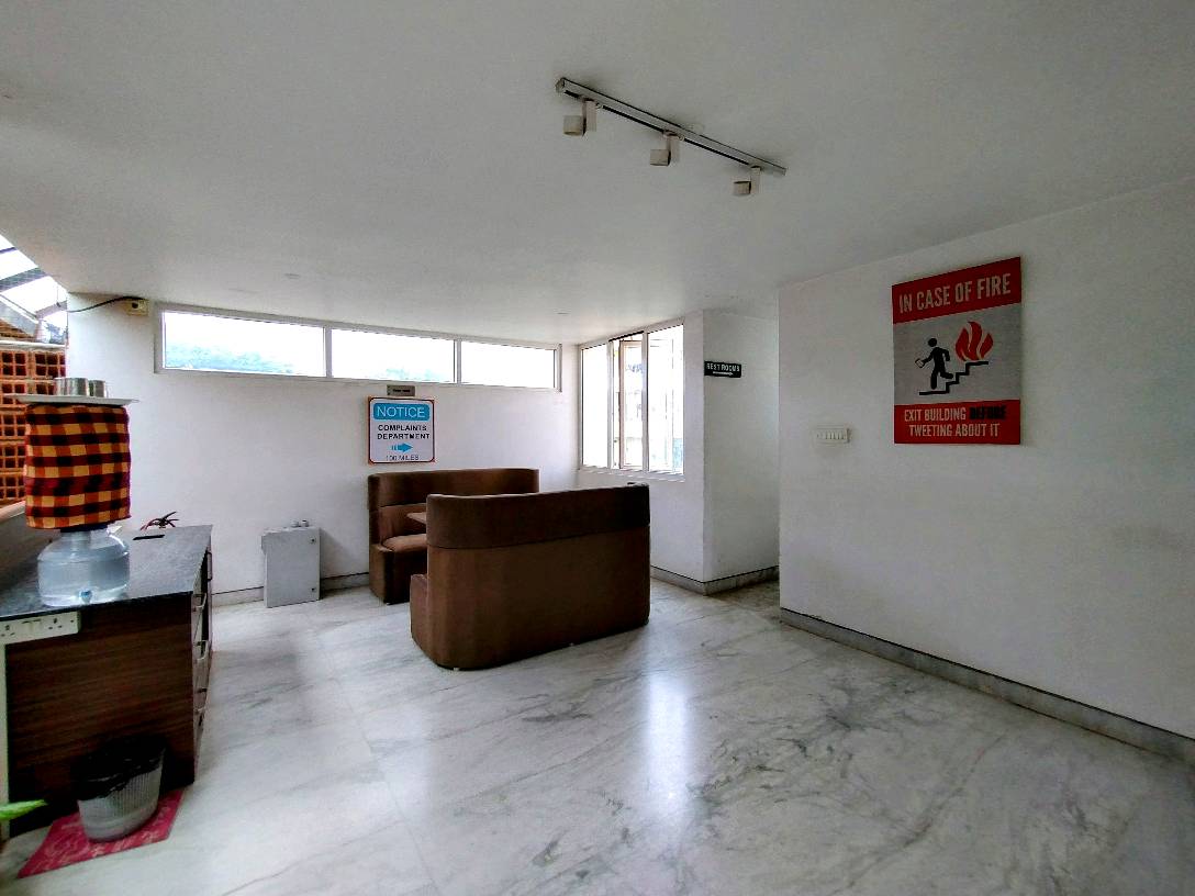 3 rd floor lobby