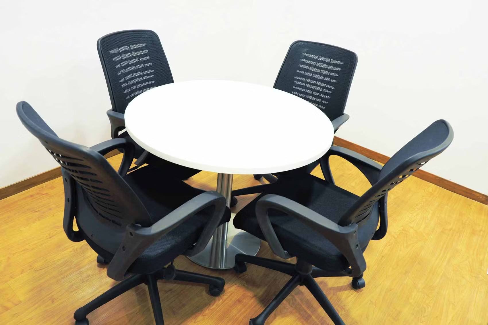 Space-Lounge-in-Majura-Gate-06