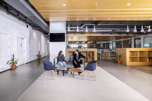 Spaces-Fairway-in-Domlur-01